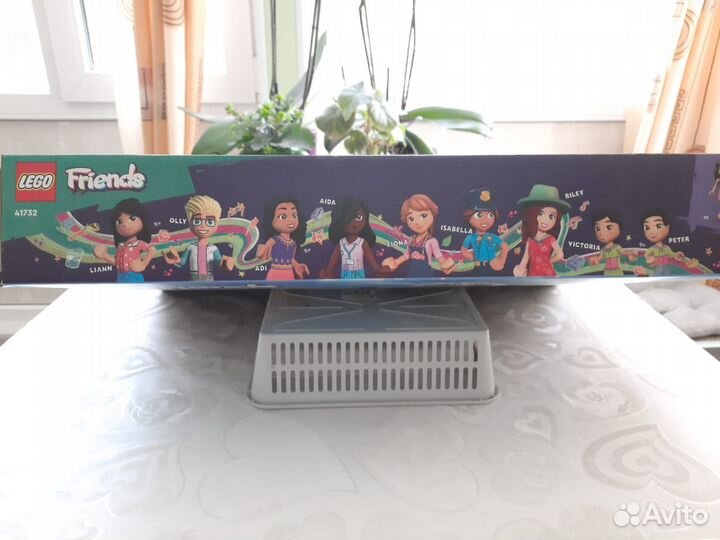 Lego 41732 Friends Downtown Flower & Design Stores