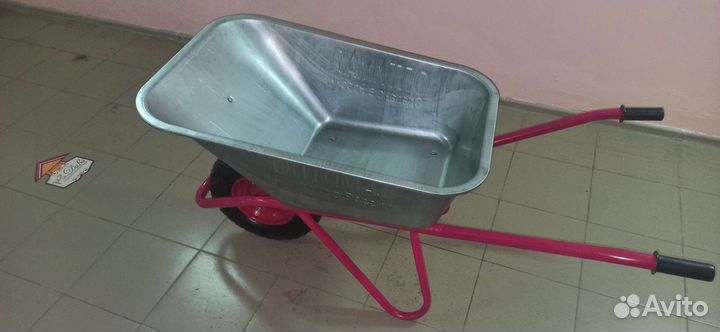 Тачка садово-строительная