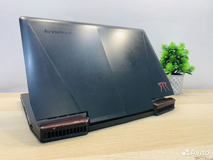 Игровой ноутбук Lenovo