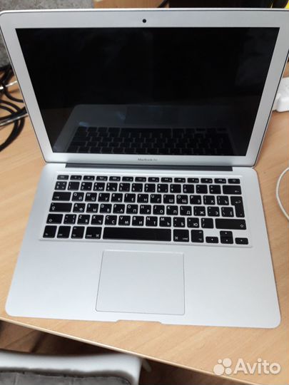Apple MacBook Air 13-inch, 2017