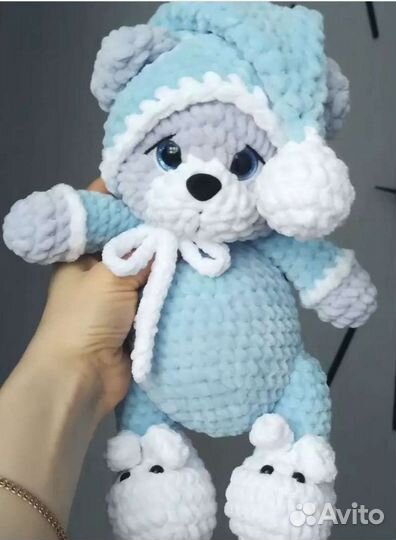 Вязанный плюшевый мишка