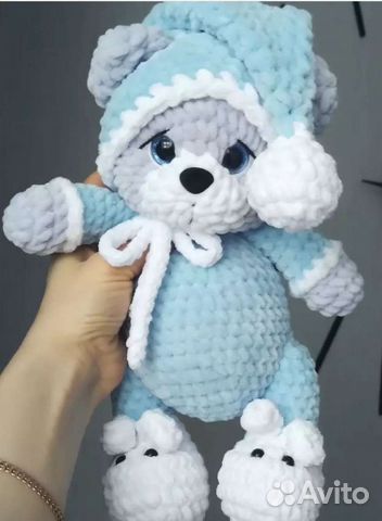 Вязанный плюшевый мишка