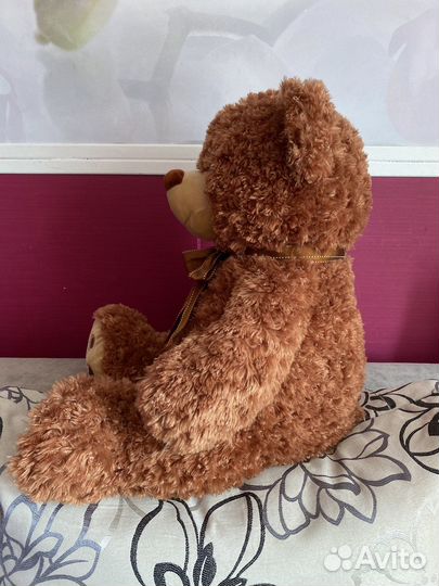 Большой плюшевый мишка