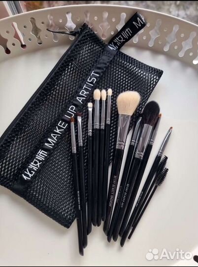 Новый набор кистей для макияжа в чехле