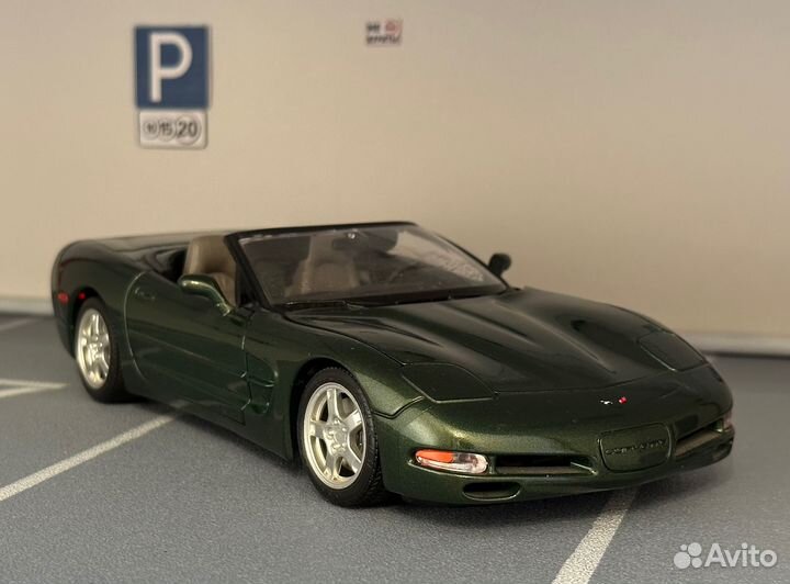 Модель 1:18 - Bburago - 1997 Chevrolet Corvette CS