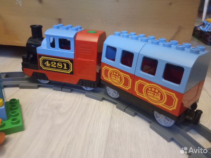 Поезд Лего Дупло 10507 с дополнительными рельсами