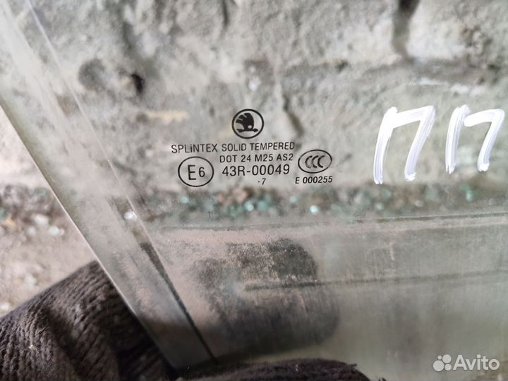 Стекло переднее правое Skoda Octavia Tour A4 7 год