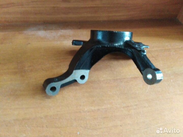 Кулак поворотный передний правый Renault Laguna