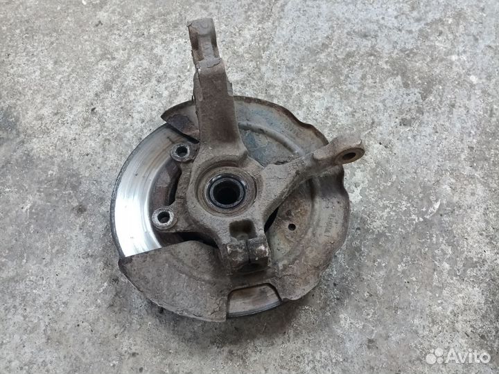 Поворотный кулак renault logan 1