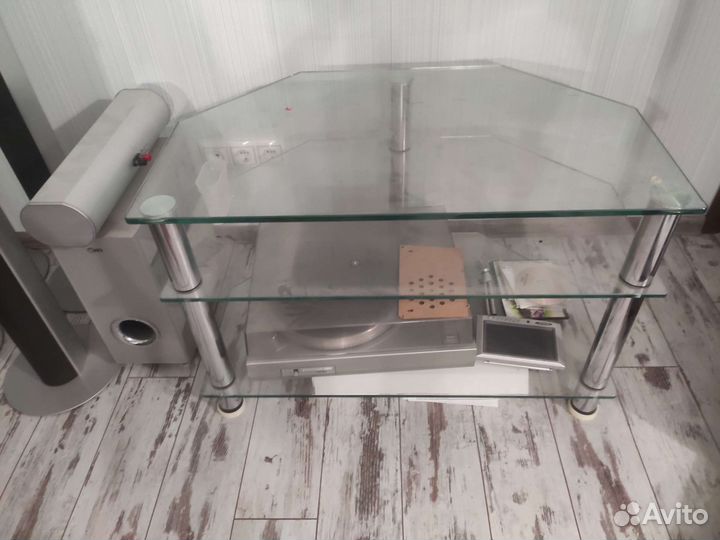 Стеклянная тумба