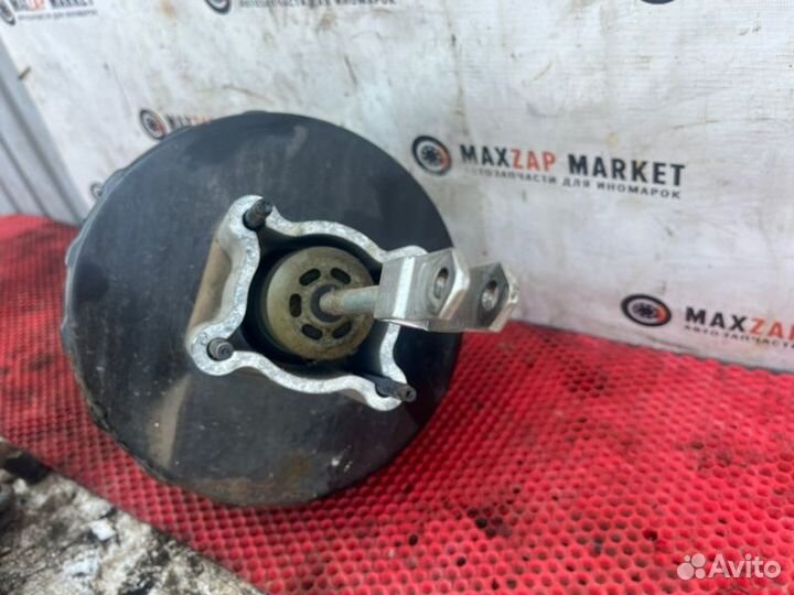 Усилитель тормозов вакуумный Nissan Navara 2.5 200