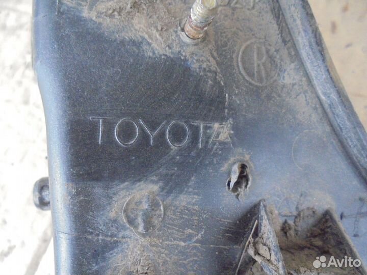 Кронштейн заднего бампера Toyota Land Cruiser 200