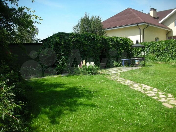 Коттедж 208 м² на участке 75 сот.