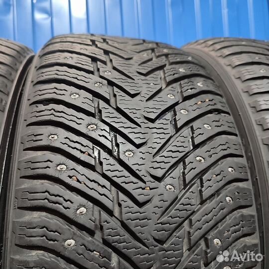 Nokian Tyres Hakkapeliitta 8 225/50 R17