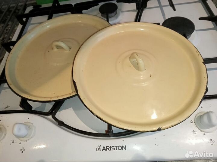 Кастрюли эмалированные 2 шт. СССР цена указана за