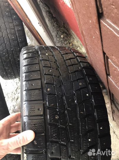 Dunlop Axiom Plus 215/50 R17