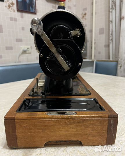 Раритетная швейная машинка пмз