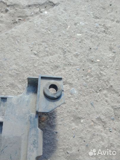 Площадка АКБ Volvo S40