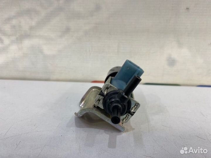Вакуумный клапан Toyota Avensis T270 1ZR-FAE 2009
