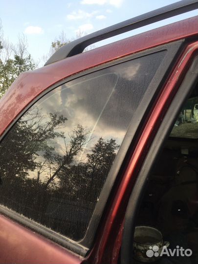 Toyota rav 4 2004 стекло глухое правое заднее