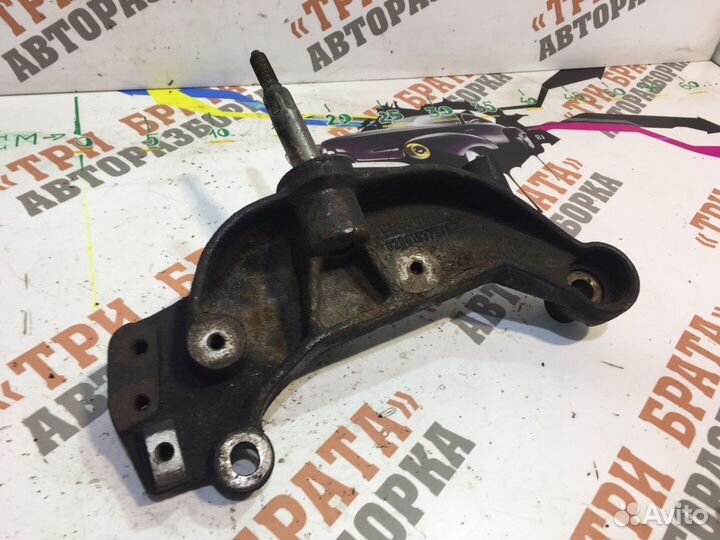 Рено Трафик Кронштейн МКПП