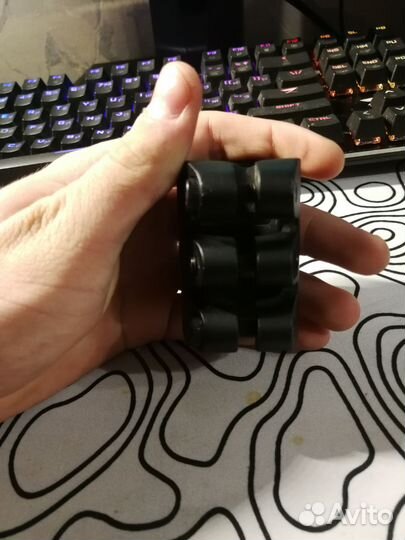 Зажим для трюкового самоката