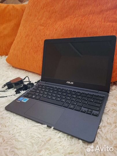 Ноутбук asus