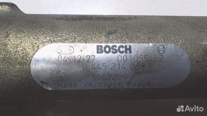 Рампа топливная Jeep Liberty, 2005