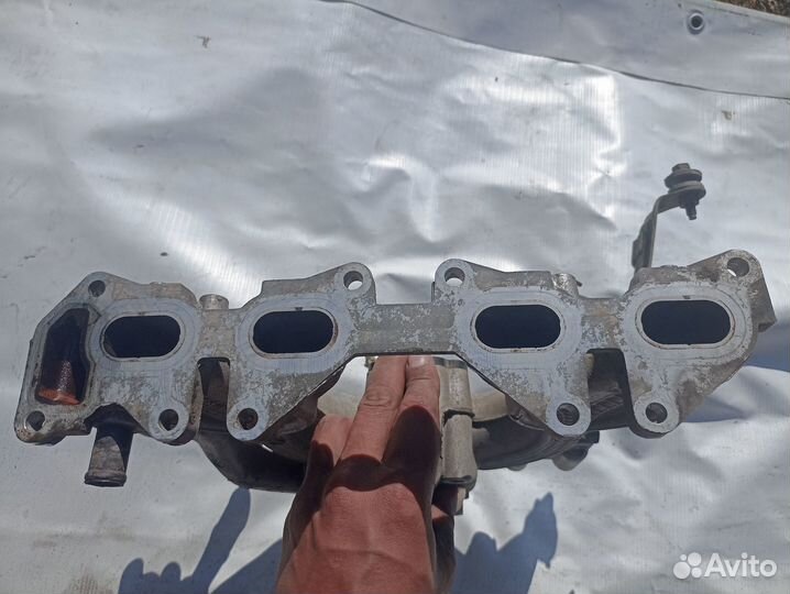 Впускной коллектор Nissan avenir 1992