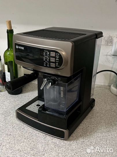 Кофемашина Vitek VT-1517 BN