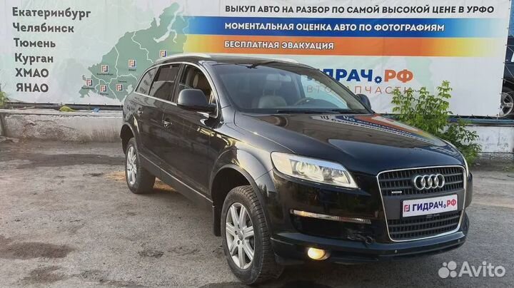Стекло двери передней левой Audi Q7 (4L) 4L0845021