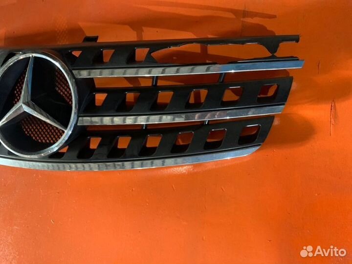 Решетка радиатора Mercedes Benz Ml 350 W164.186
