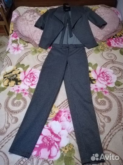 Брючный костюм женский новый