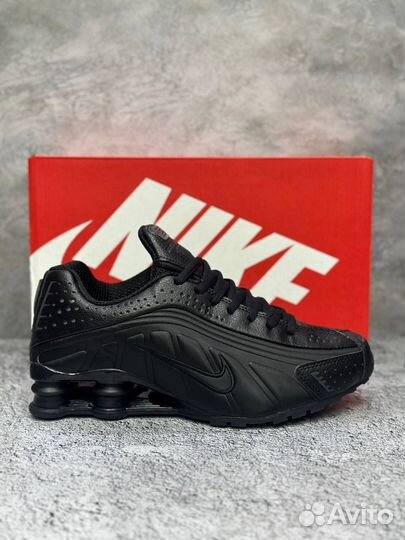 Nike Shox R4 Triple Black