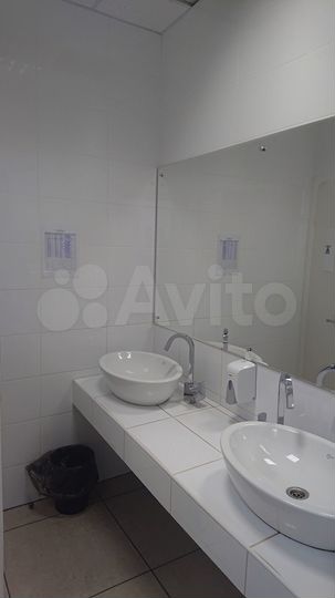 Офис с арендатором, 262 м²