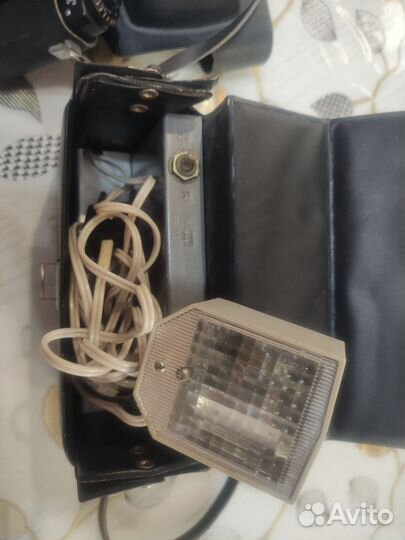 Зеркальный фотоаппарат Зенит-ет и фотовыставка