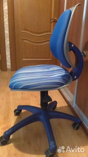 Стул школьный