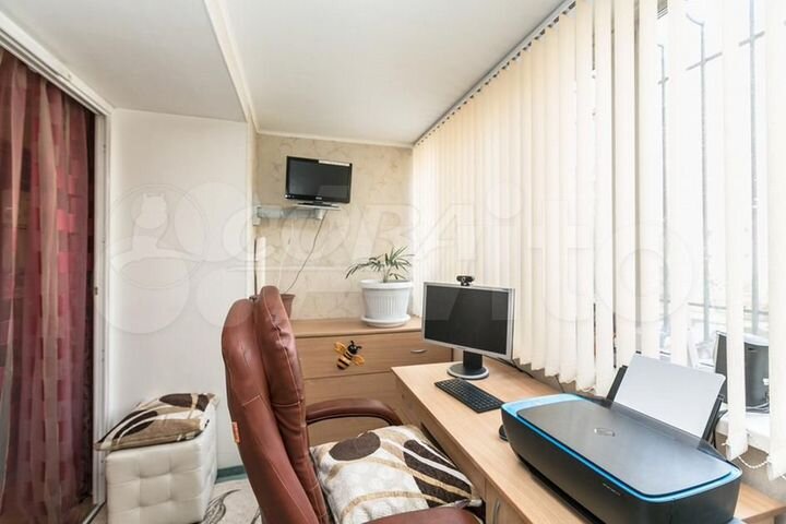 2-к. квартира, 80 м², 2/10 эт.