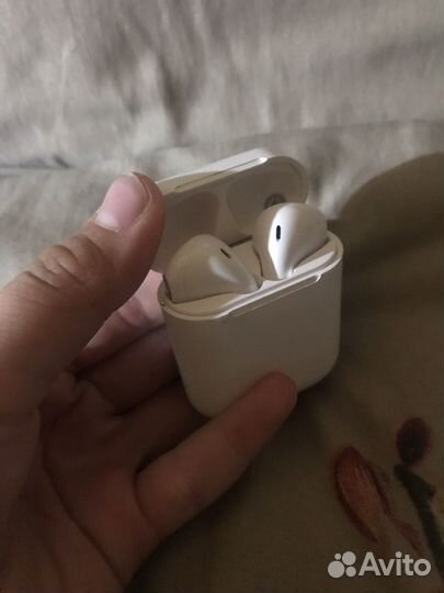 Беспроводные наушники airpods бу
