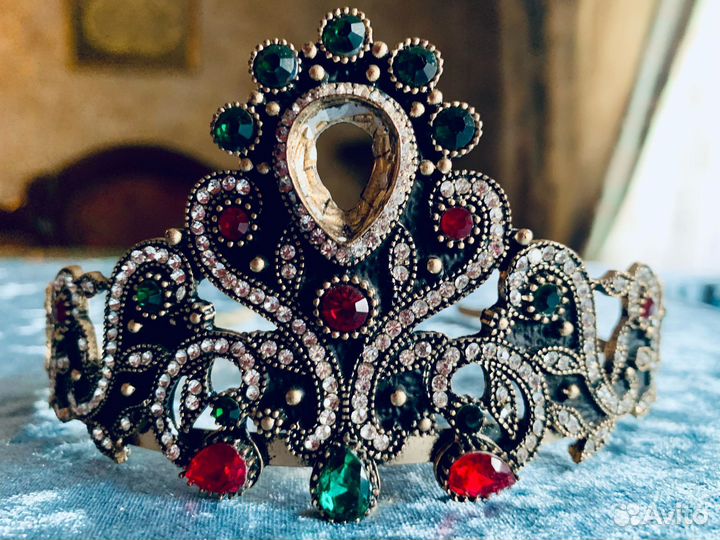 Диадема с браслетами