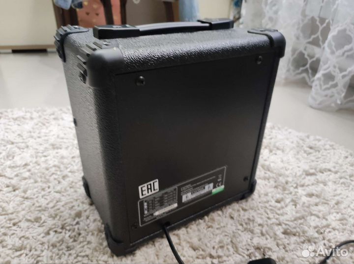 Гитарный комбоусилитель