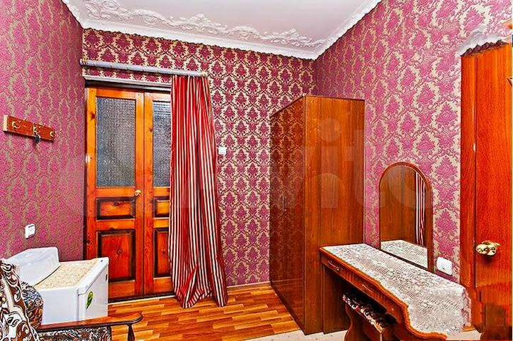 Комната 20 м² в 2-к., 1/2 эт.