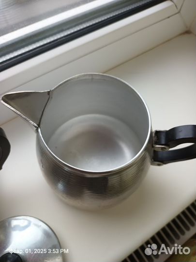 Сахарница и сливочник