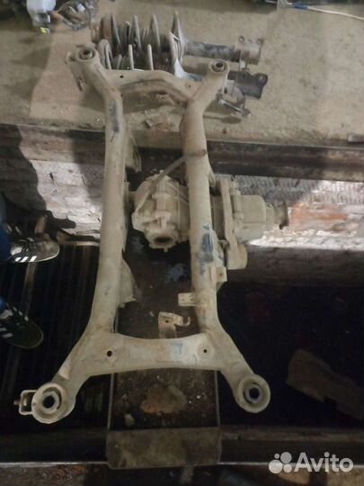 Nissan Primera P12 задний подрамник задний редукто