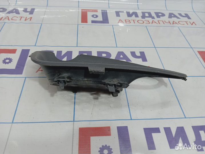 Рамка противотуманной фары левая Volkswagen Touare