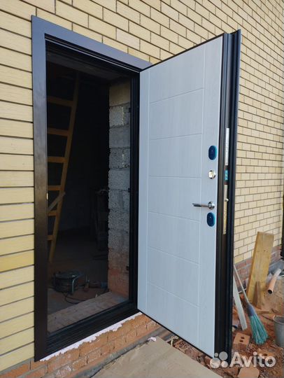 Дверь входная для частного дома утепленная