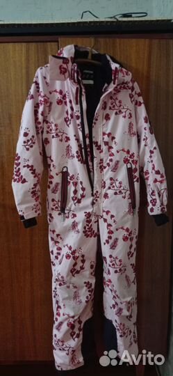 Зимний комбинезон для девочки