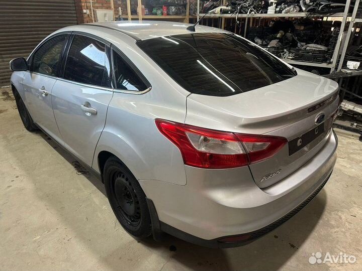 Шумоизоляция крышки багажника Ford Focus 3 2.0L