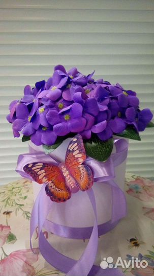 Цветы из мыла в шляпной коробке