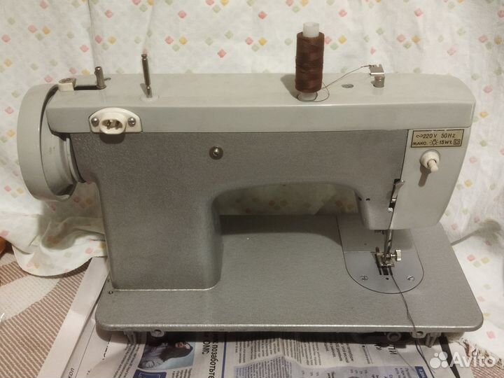 Швейная машина чайка 142м